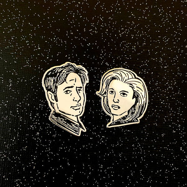 Miranda Dressler "Mulder and Scully" enamel pins